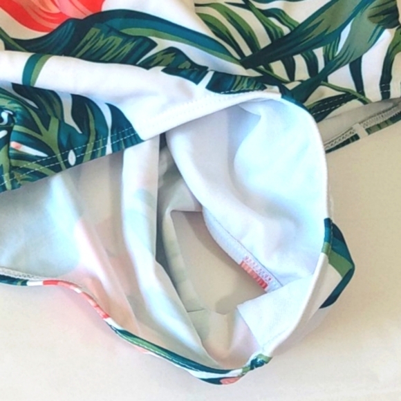 GREEN TWIST FRONT WRAP BIKINI TOP WHITE FLORAL HI-WAISTED BOTTOMS SZ MEDIUM NWOT - Picture 9 of 12